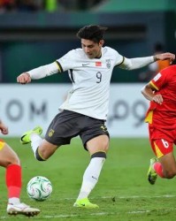 乐鱼体育app下载-越南球迷哭了！中国队3-0战胜越南队！